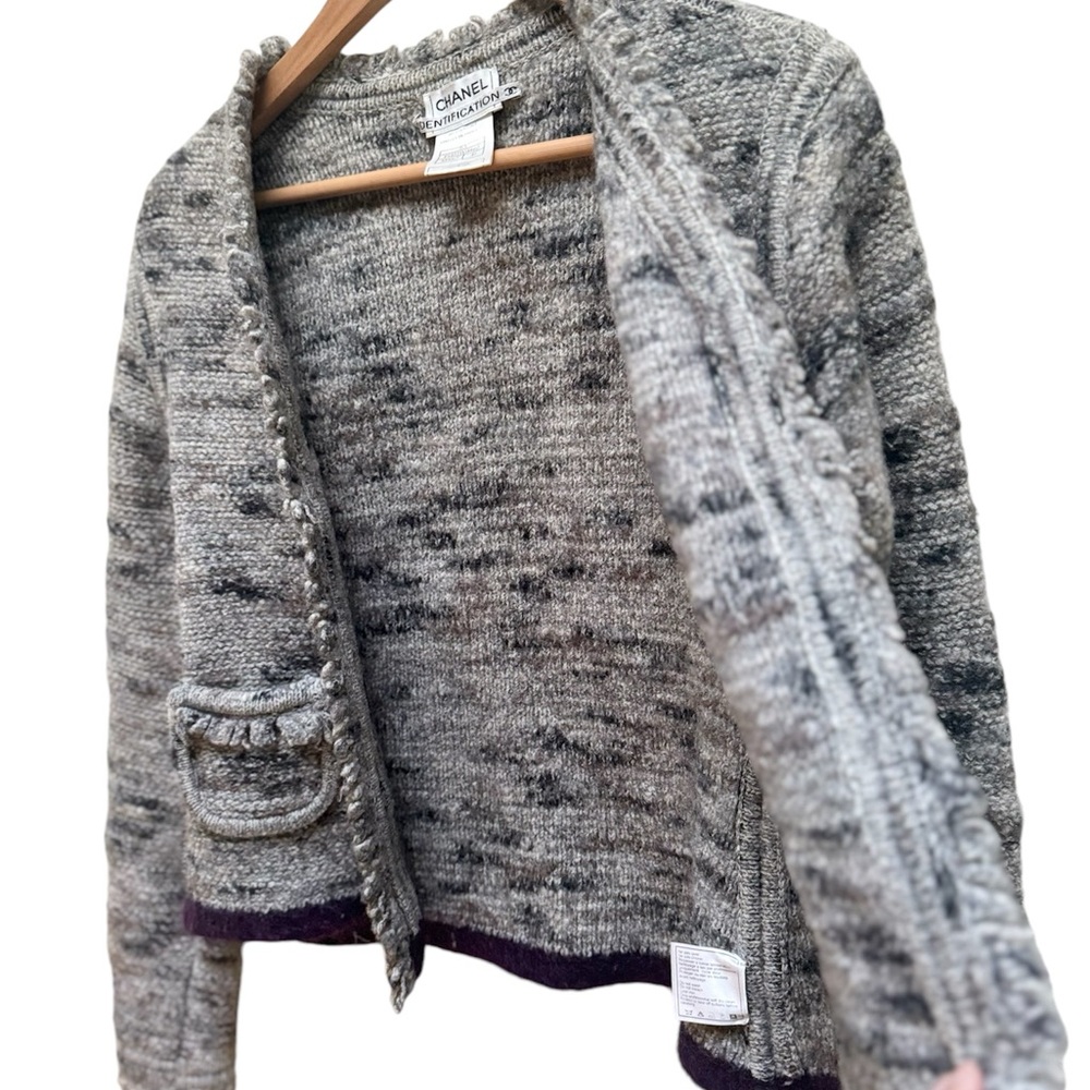 Vintage Chanel 1999 Fall Runway Grey Wool Fringe Sweater - FR 40 - Picture 10 of 16